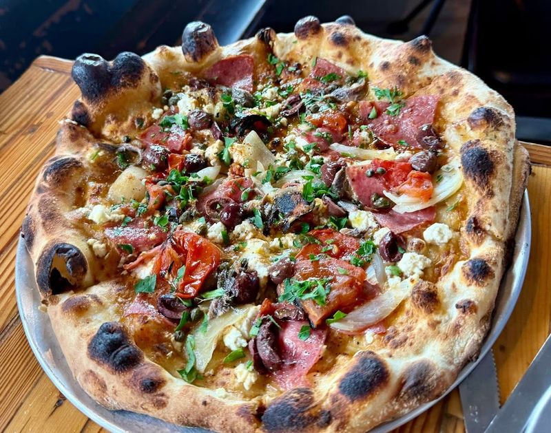 12 Texas Pizza Places That Stay Packed Even On Weeknights 12 Il Forno - San Antonio, Texas
