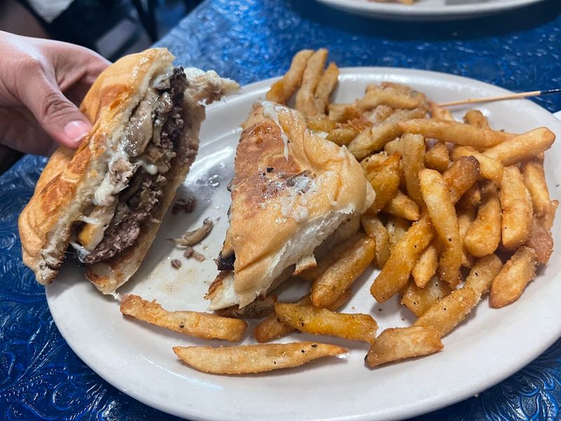 This Texas Restaurant Serves Fried Chicken That's Almost Too Good 7 Chili Fries That Are Dangerously Addictive