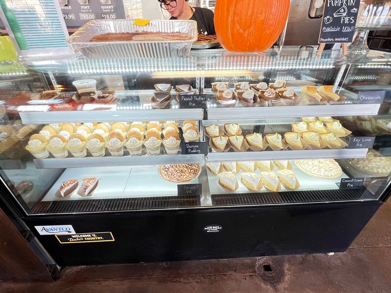 People drive across Texas for the smoked brisket at this no-frills roadside spot 8 A Dessert Lineup That Rivals the Meat