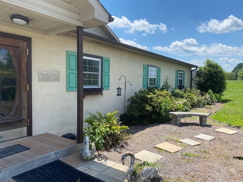 Daisy Cakes - Pauline, South Carolina