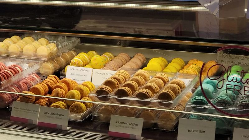 Le Macaron French Pastries - Sarasota, Florida