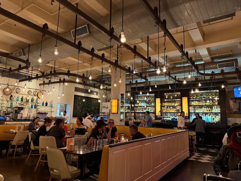 The Lively Hell's Kitchen Atmosphere