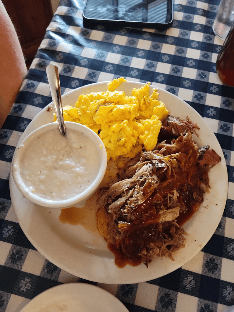 Pulled Pork with Mac and Cheese