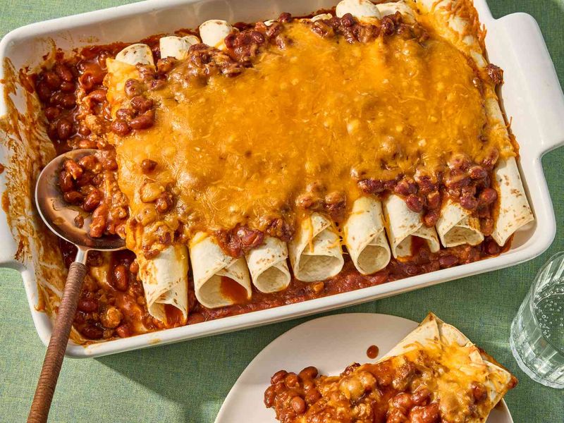 21 Foods That Used to Be Normal at the Table - and Would Start Drama Today 22 Hot dog casserole