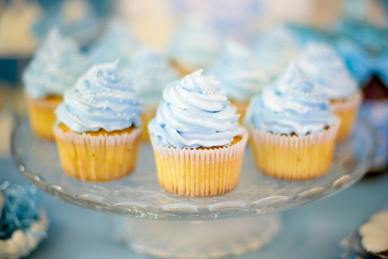 22 Foods People Pretend They Never Liked - But Grew Up Eating Constantly 10 Store-bought cupcakes