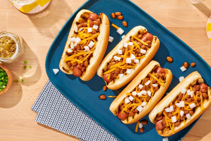 21 Meals That Only Make Sense If You Grew Up Eating Them Regularly 10 Hot dogs with beans
