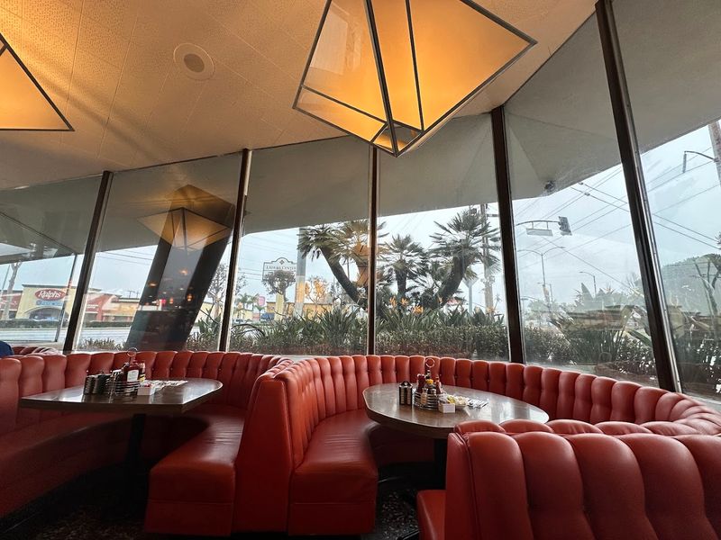 Strawberry Mimosas and Self-Serve Bottles That Add a Fun Twist