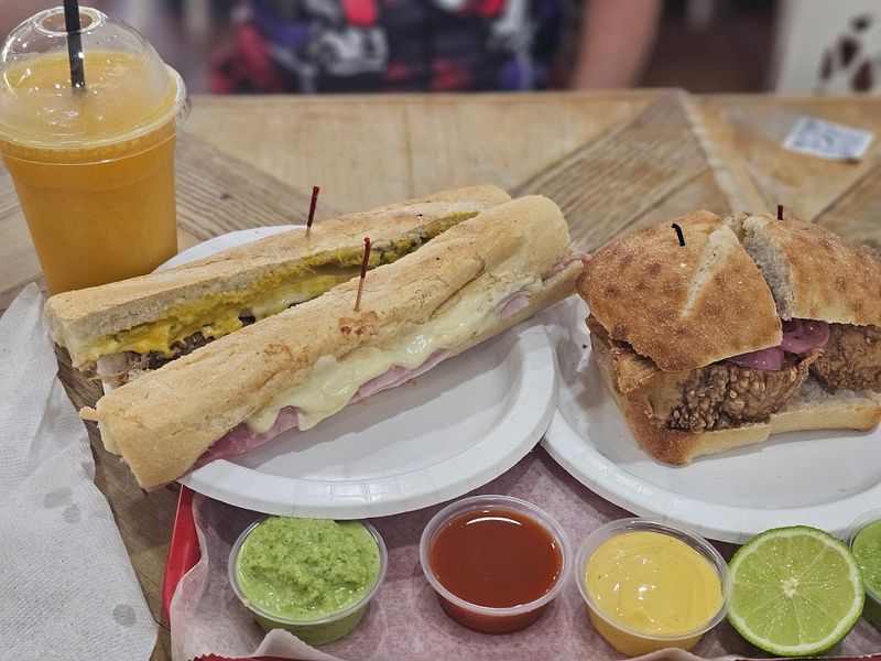 Las Olas Cafe - Miami Beach, Florida