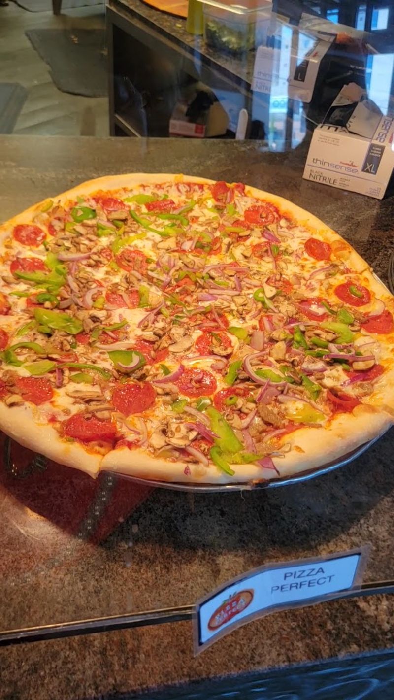 11 Tennessee Pizza Places That Stay Packed Even On Weeknights 10 Pizza Perfect - Nashville, Tennessee