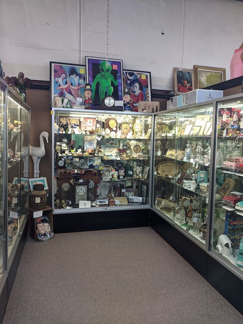Enjoy a Nostalgic Family Day at This Antique Theme Park in Florida 10 Collectibles and Rare Finds for Serious Hobbyists