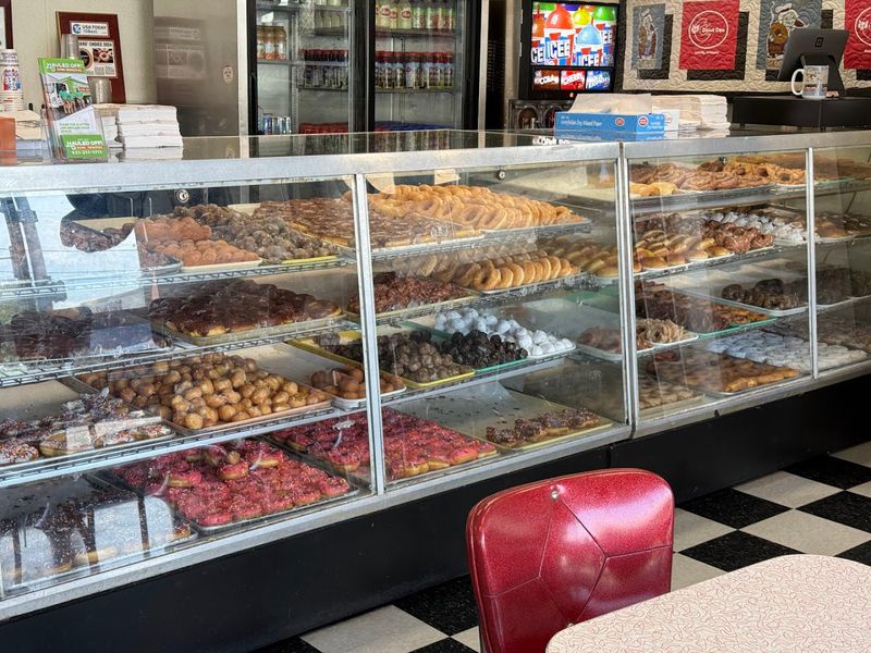 Fox's Donut Den - Nashville, Tennessee