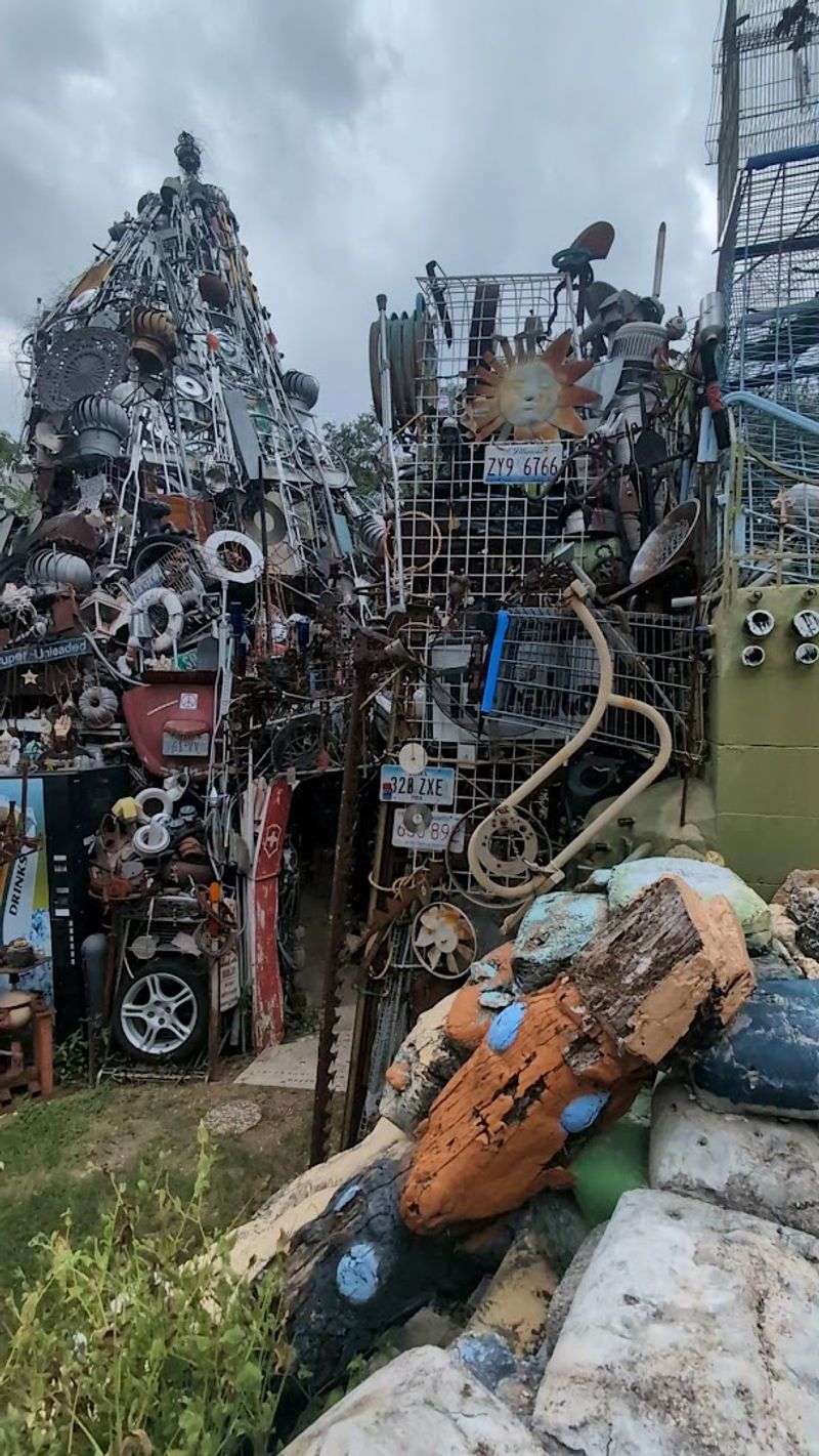 Vince Accepts Donations of Junk Too: How You Can Contribute