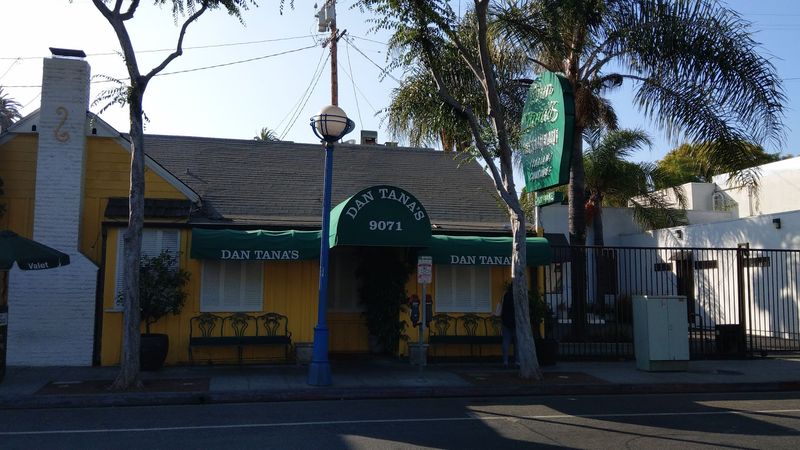 11 California family-run Italian restaurants locals never get tired of recommending 3 Dan Tana's - West Hollywood, California