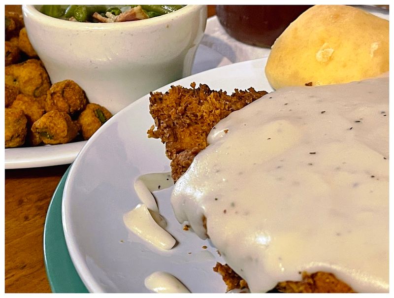Biscuits and Gravy Done the Texas Way