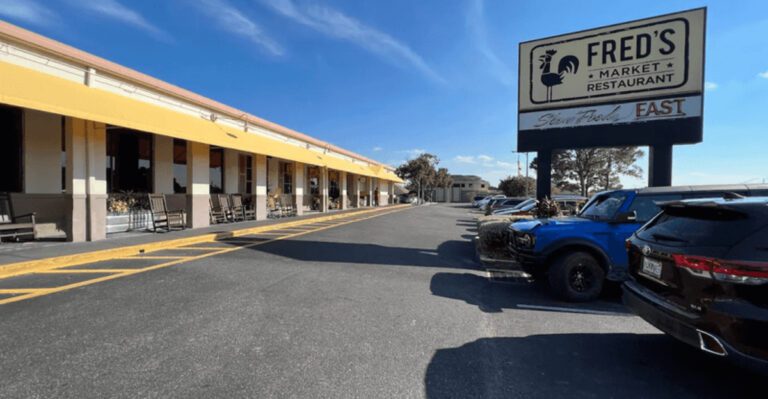 Food Lovers Travel Across Florida for This Iconic All-You-Can-Eat Buffet