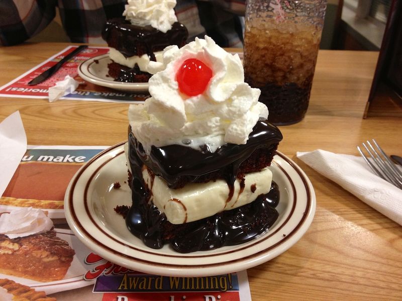 Hot fudge cake
