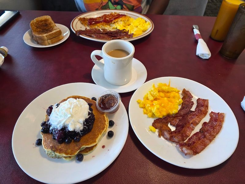 This Nevada desert diner is so good locals gladly make the long drive for breakfast 10 Lightning-Fast Service That Still Feels Personal