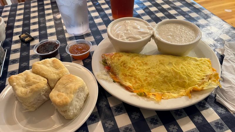 This Tennessee Restaurant Feels Like the Kind of Place Locals Have Loved for Generations 6 Pulled Pork BBQ Omelet — Breakfast Like You Have Never Had It