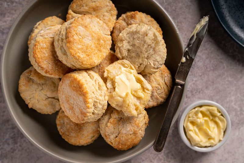Lard-fried biscuits