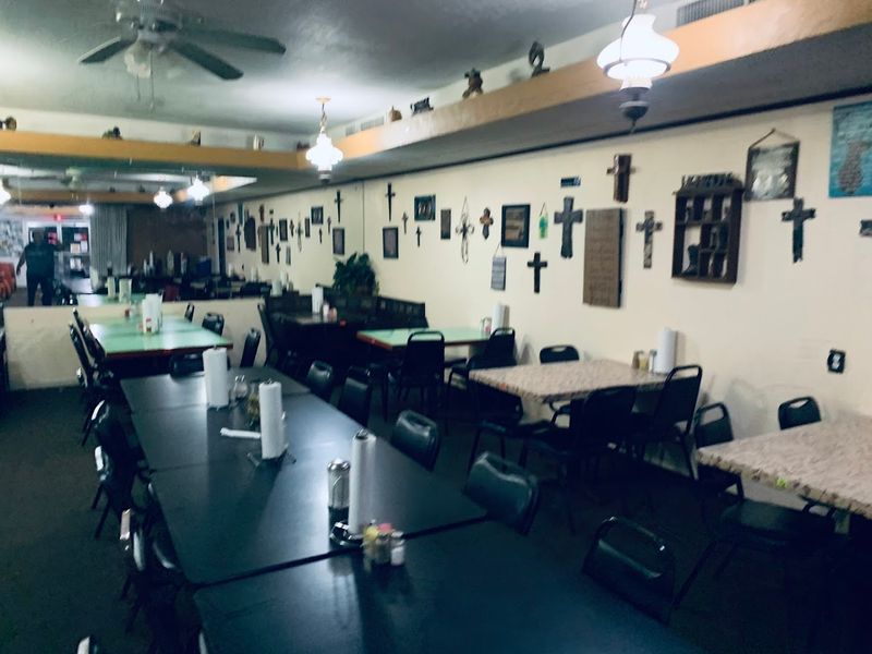 This Remote Florida Restaurant Is Quietly Serving the State's Best Breakfast 11 Seating for Everyone, From Solo Diners to Big Groups