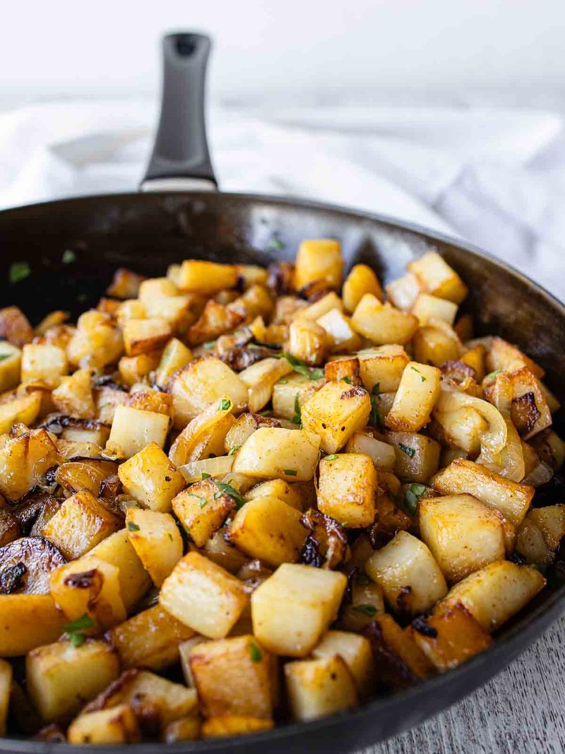 Pan potatoes and onions