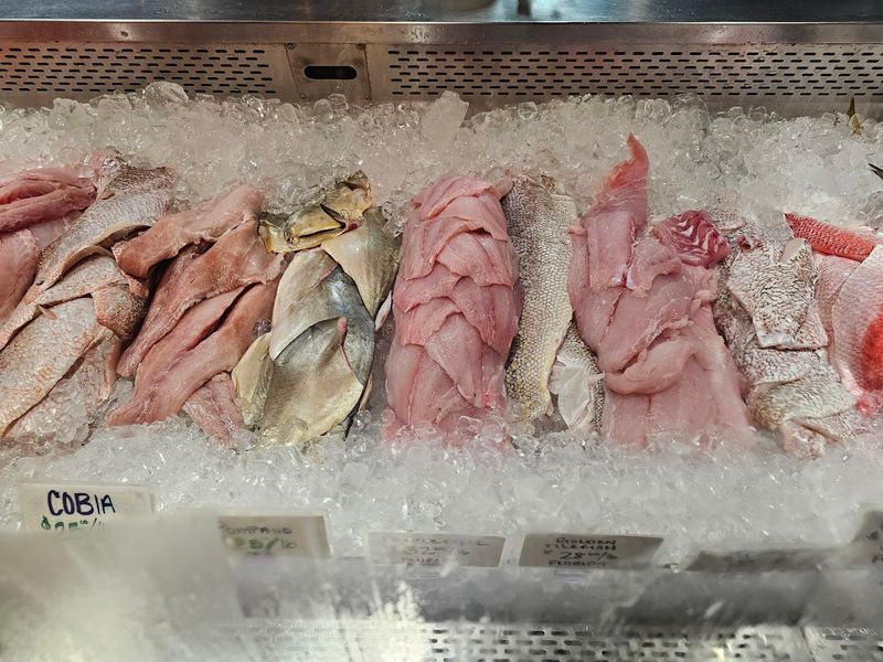 This old-school Florida seafood spot is where locals go when they want the freshest catch without the hype 10 Tuna Poke and Sashimi for the Raw Fish Lovers