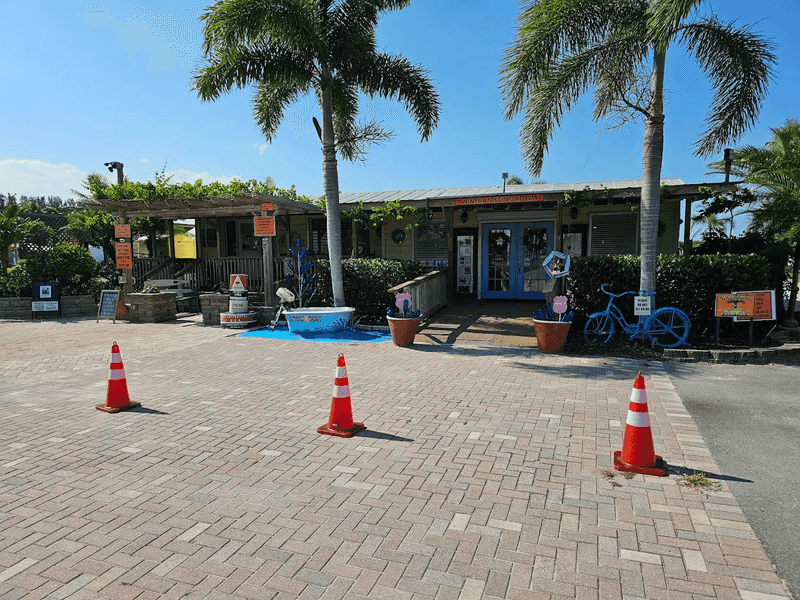 This Rustic Florida Vineyard Brings Together Wine Tastings and Live Music 7 A Rustic Open-Air Setting That Feels Like an Escape