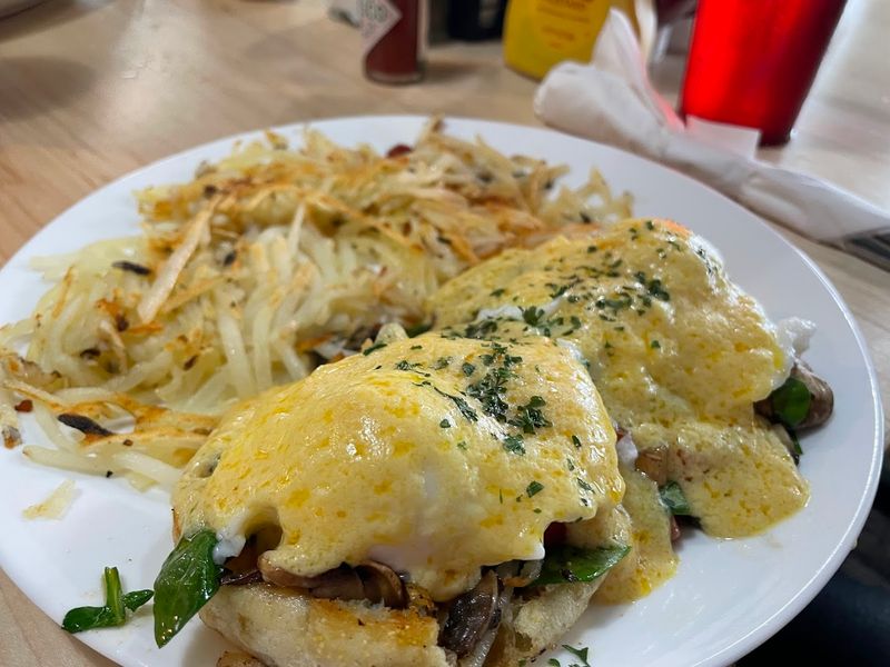 This Nevada desert diner is so good locals gladly make the long drive for breakfast 8 Chicken-Fried Steak That Rewrites the Rulebook