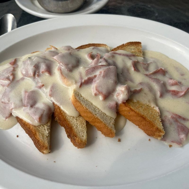 23 Foods That Quietly Disappeared From Kitchens - and Might Never Come Back 11 Chipped beef on toast