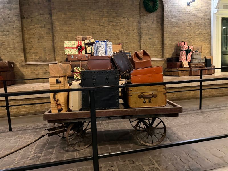 This Magical Train Ride in Florida Feels Like a Scene From a Storybook 9 Seasonal Magic: Christmas Touches You Might Spot