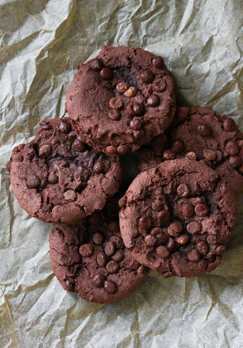 21 Foods People Act Too Good For - Then Eat at Midnight 11 Cookies