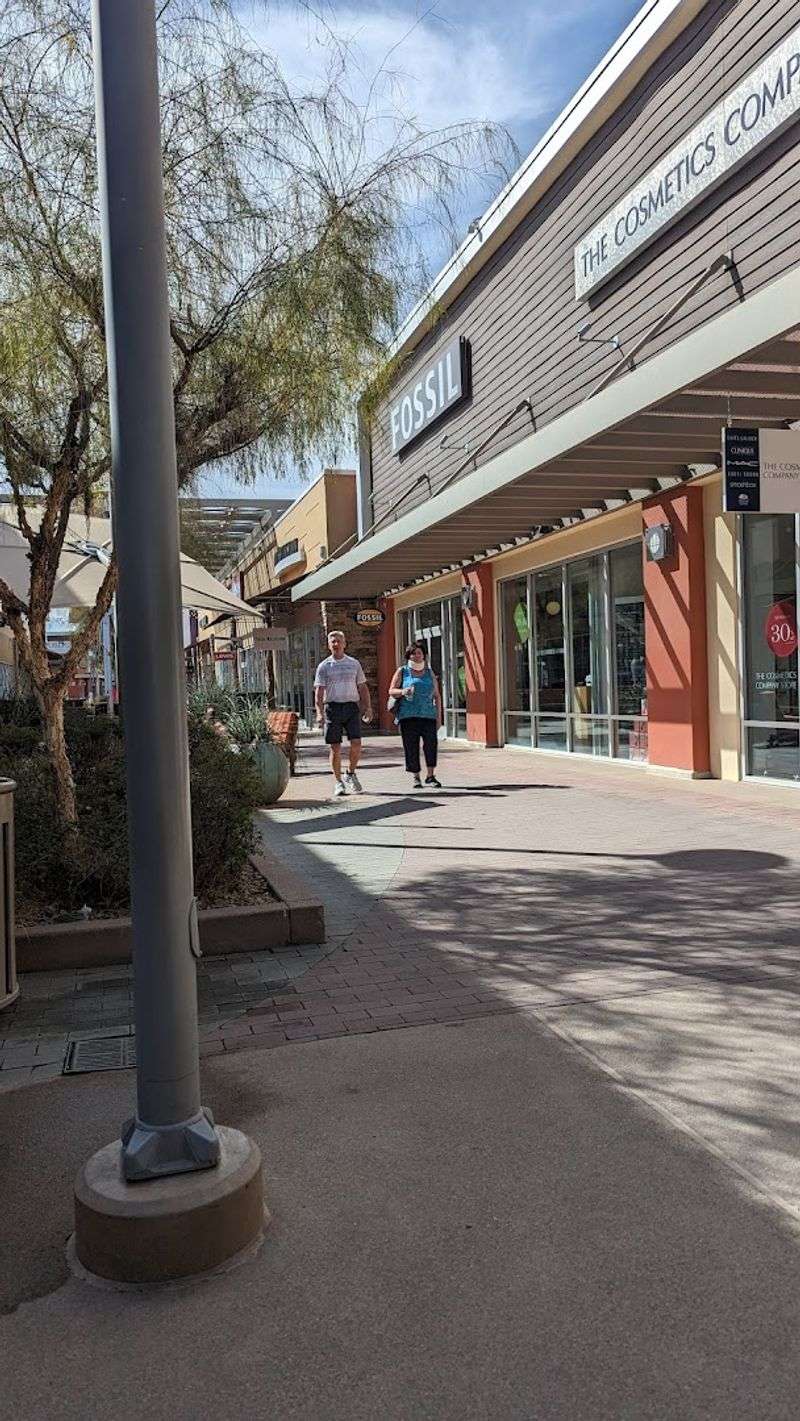 Easy Access Right Off the Freeway