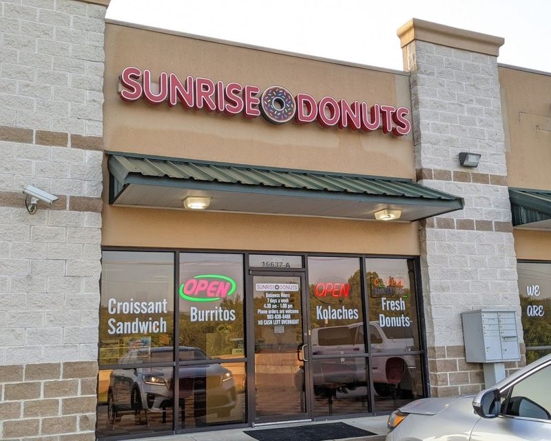 9 Simple Donut Shops in Texas That Are Absolutely Worth the Trip 9 SUNRISE DONUTS - Tyler, Texas