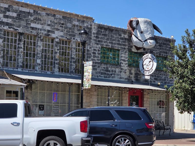 Texan Cafe & Pie Shop - Hutto, Texas