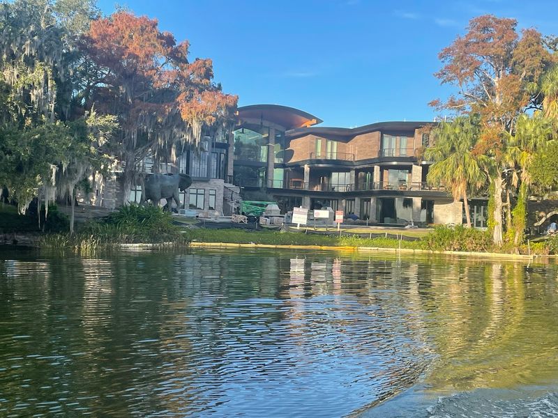 Breathtaking Waterfront Homes Worth Dreaming About