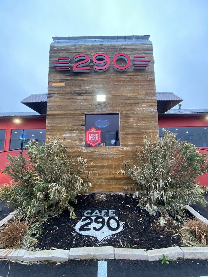 Cafe 290 Manor - Manor, Texas