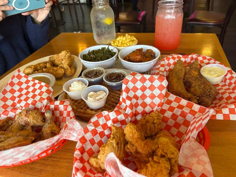 The Best Places for Chicken Wings in Every U.S. State 32 Frank's Famous Chicken & Waffles - Albuquerque, New Mexico