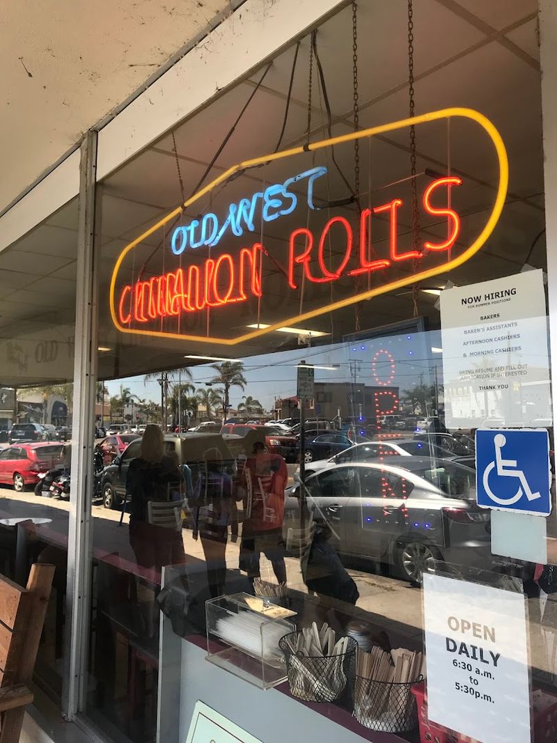 This California breakfast spot serves cinnamon rolls so big people end up talking about them all day 9 A Prime Pismo Beach Location Right Near the Pier