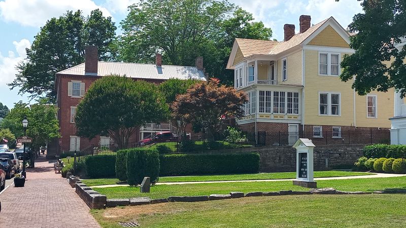 Thriving Farmers Market and Local Food Culture