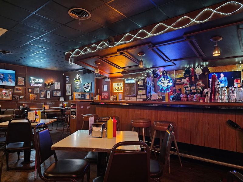 20 Diner Counters Across America Serving Patty Melts That Still Taste Like the Original Idea 4 Matt's Bar and Grill - Minneapolis, Minnesota