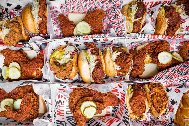 The Best Places for Chicken Wings in Every U.S. State 6 Howlin' Ray's Hot Chicken - Chinatown - Los Angeles, California