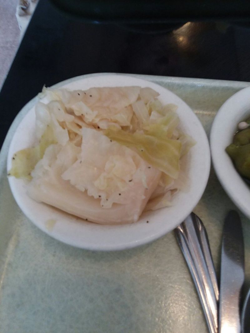 21 Foods That Used to Be Normal at the Table - and Would Start Drama Today 18 Boiled cabbage