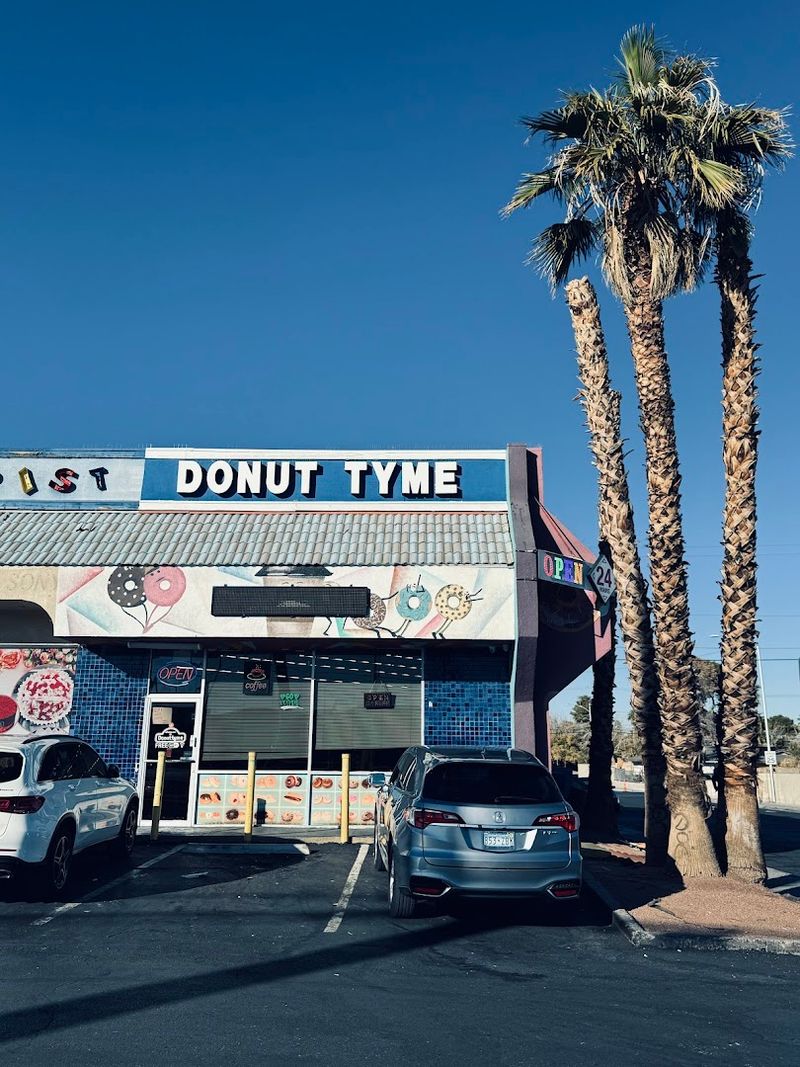 Donut Tyme - Las Vegas, Nevada