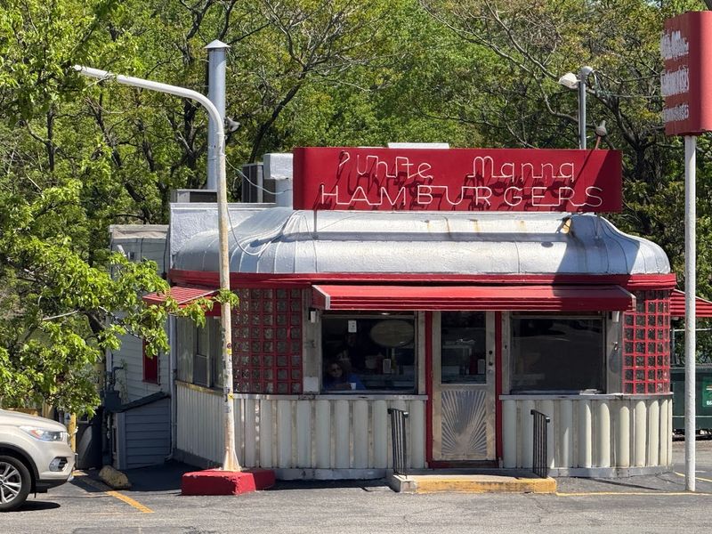 22 Old-Fashioned Lunch Counters Across America Where the Daily Special Still Rules 21 White Manna - Hackensack, New Jersey