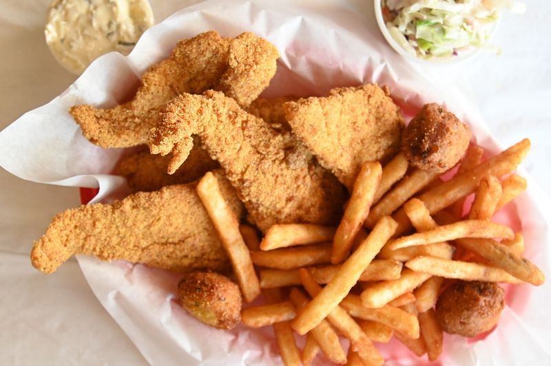 This Texas Restaurant Serves Fried Chicken That's Almost Too Good 9 Fried Catfish That Hits Every Right Note
