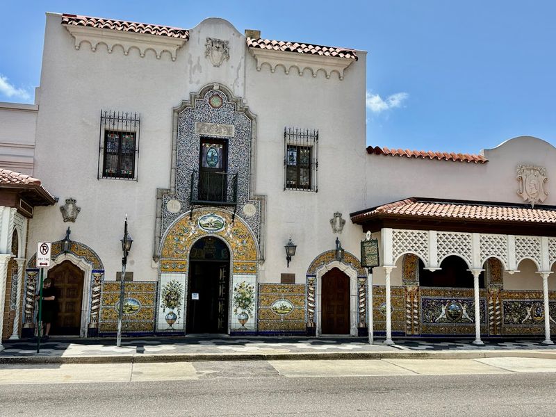 The Storied Restaurants in America Everyone Should Visit, State by State 10 Columbia Restaurant - Tampa, Florida