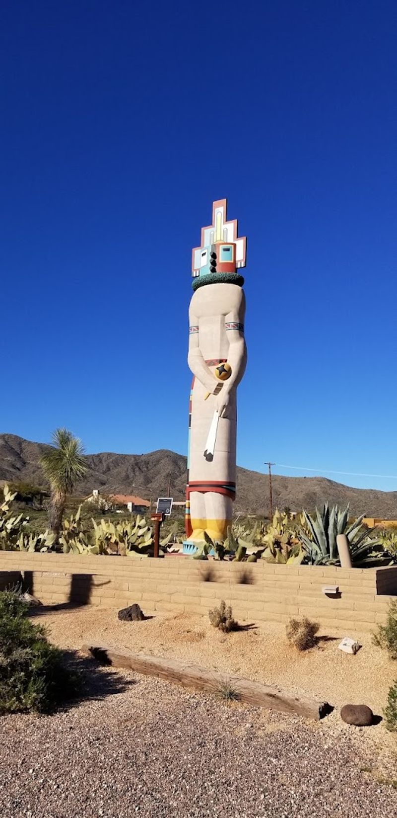 This Arizona Landmark Is Home to the World's Largest Kachina Doll Statue 11 Photography Tips for Capturing the Statue
