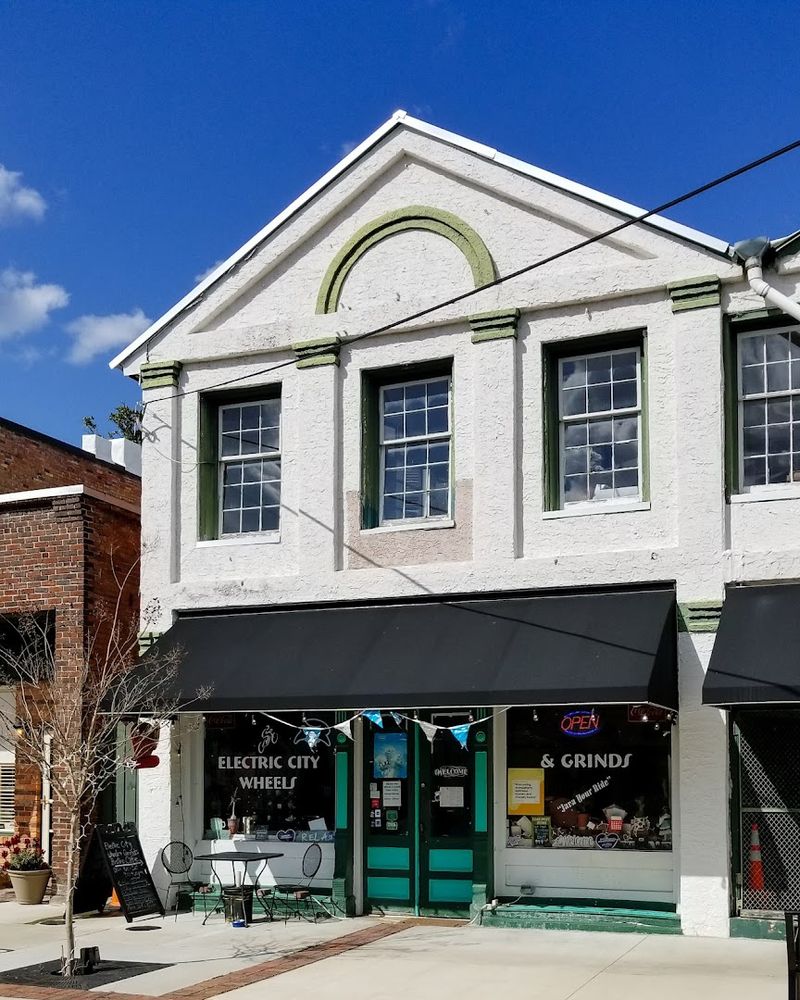 Small-Town Community Spirit in Monticello