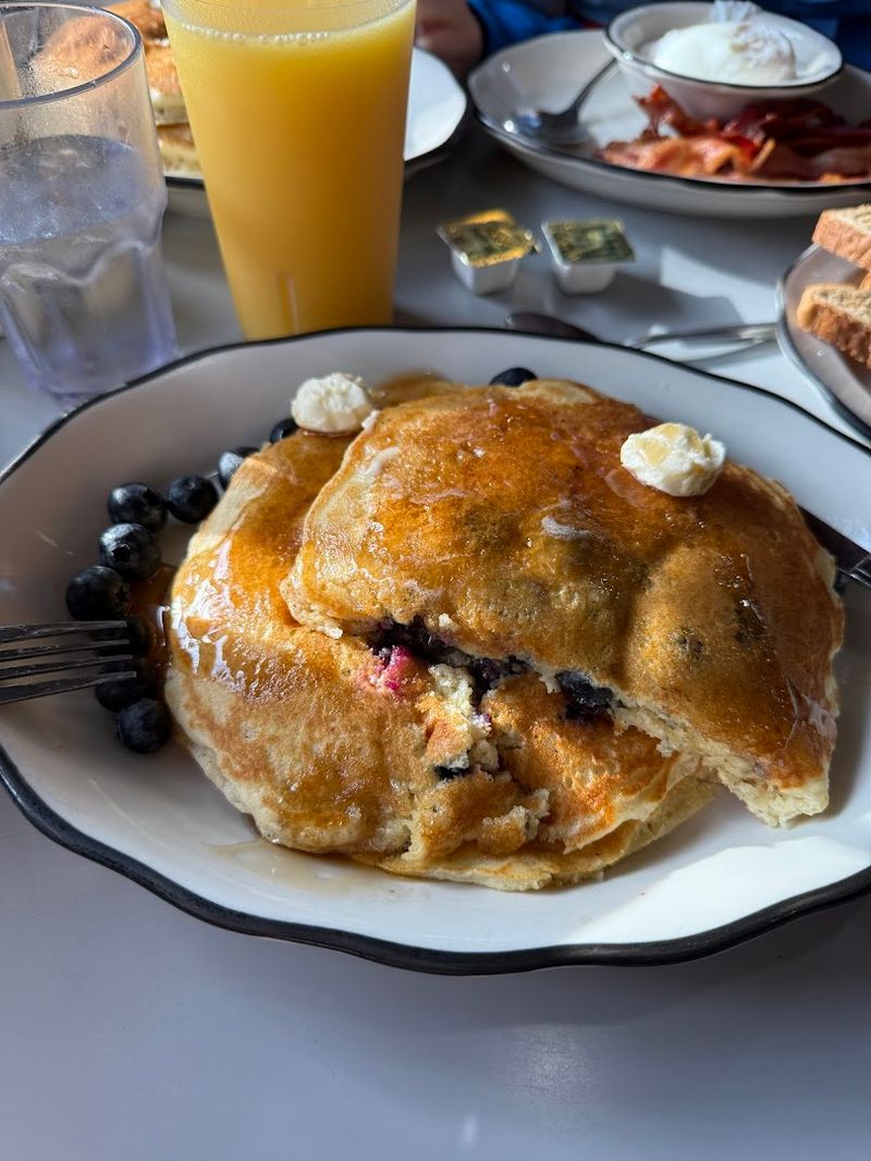 Fluffy Pancakes That Deserve Their Own Fan Club