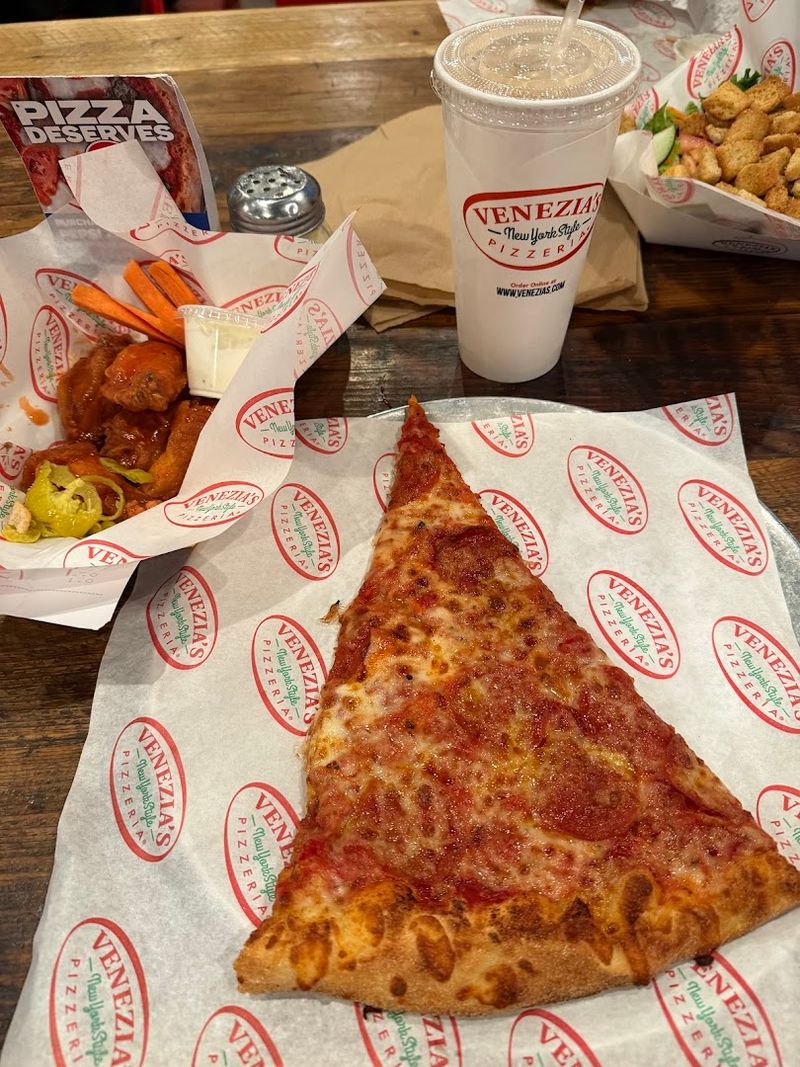 Venezia's Pizza - Tempe, Arizona